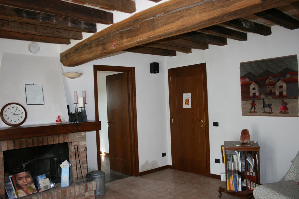 Casa Dell' Abbondanza B&B Agriturismo Vigoleno Экстерьер фото